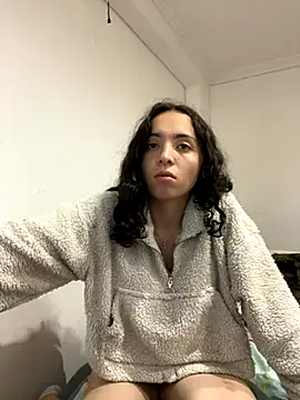 Snapshot of aliceclair_ chatting on October 12, 2025, 6:04 am aliceclair online show from October 12, 2025, 6:04 am