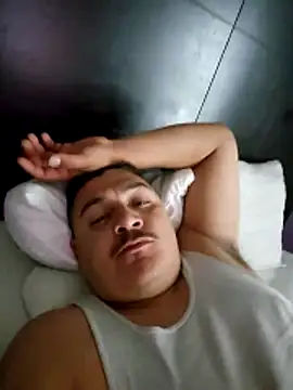 Snapshot of Biglou97 chatting on April 16, 2026, 1:06 am Biglou97 online show from April 16, 2026, 1:06 am