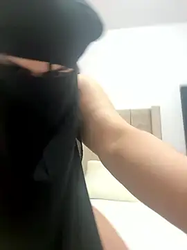 Snapshot of Moroccanbigass chatting on January 11, 2026, 10:38 pm Moroccanbigass online show from January 11, 2026, 10:38 pm