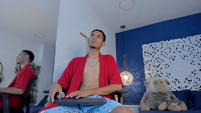 Adonis WB online show from September 18, 2025, 9:29 pm