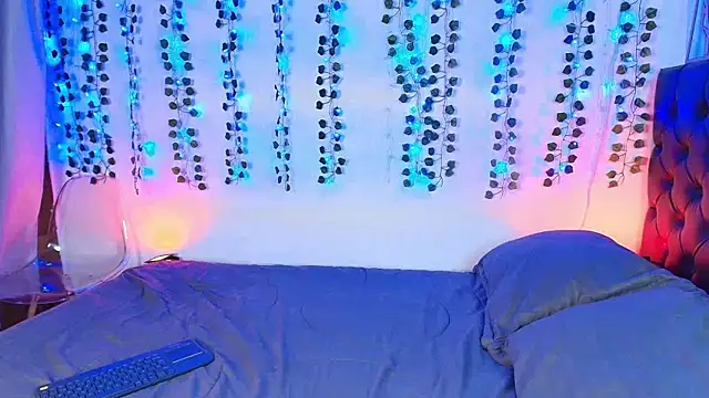 Snapshot of Thamara_Bonet chatting on September 25, 2025, 5:35 am Thamara Bonet online show from September 25, 2025, 5:35 am