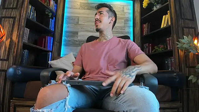 Donovan Desmond online show from November 12, 2025, 8:01 pm