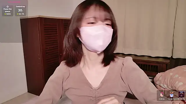 Azusa DoMybest online show from March 4, 2026, 1:41 pm