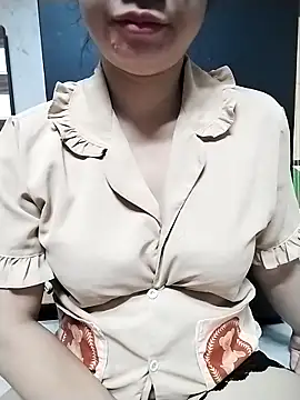 Mie rose online show from October 29, 2025, 1:21 pm