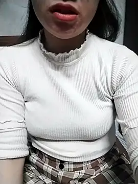 Mie rose online show from November 7, 2025, 1:59 pm