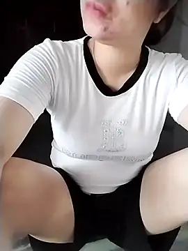 Mie rose online show from October 13, 2025, 1:29 am