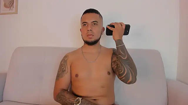 hot miguel online show from October 16, 2025, 3:26 am