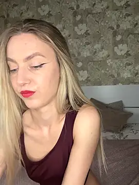 mishapallmer online show from November 5, 2025, 2:47 am