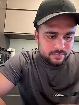 Rodrigopraba online show from May 29, 2026, 5:46 am