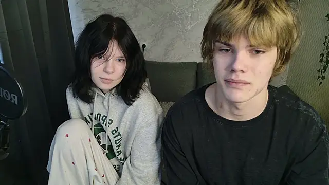 Snapshot of Bonnie_And_C1yde chatting on March 22, 2026, 5:10 am Bonnie And C1yde online show from March 22, 2026, 5:10 am