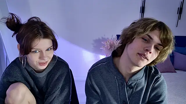 Bonnie And C1yde online show from December 15, 2025, 5:19 pm