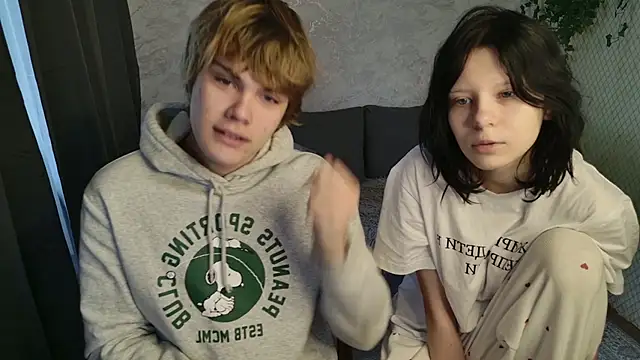 Snapshot of Bonnie_And_C1yde chatting on March 10, 2026, 5:22 am Bonnie And C1yde online show from March 10, 2026, 5:22 am