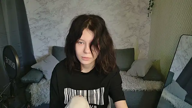 Snapshot of Bonnie_And_C1yde chatting on April 13, 2026, 5:11 am Bonnie And C1yde online show from April 13, 2026, 5:11 am