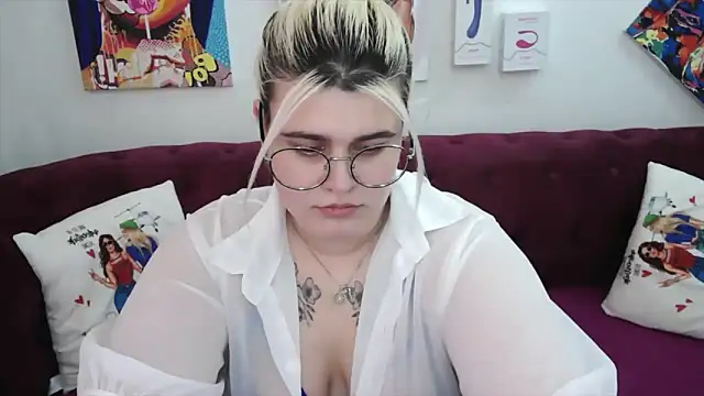 Amber Monro online show from November 14, 2025, 7:56 am