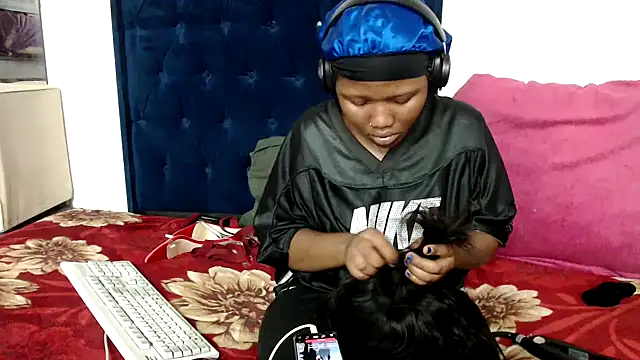 BUNNYCHOWX28 online show from January 12, 2026, 8:47 pm