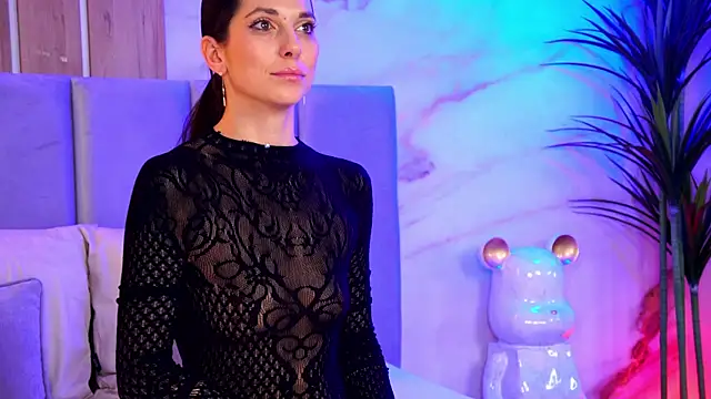 EllyLynn online show from November 29, 2025, 9:59 pm