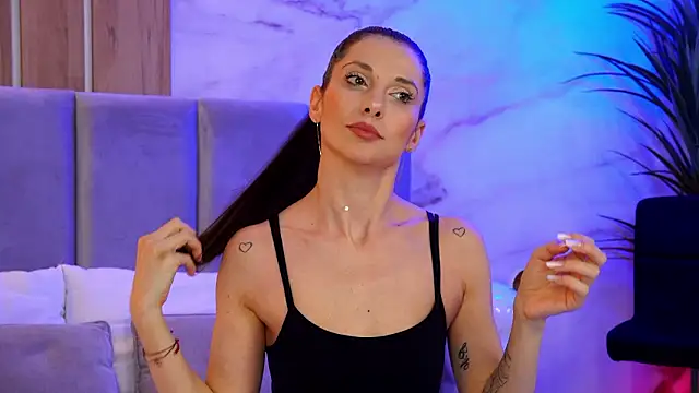 EllyLynn online show from February 21, 2026, 7:16 pm