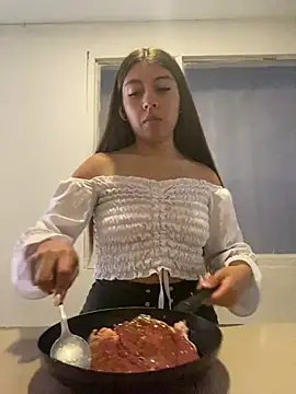 Sara-cooper2 online show from February 2, 2026, 6:29 pm