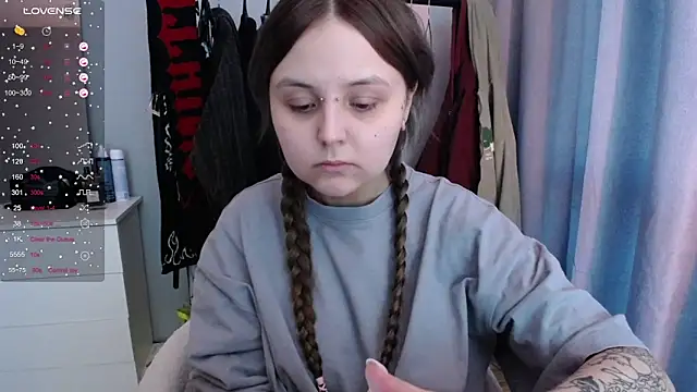 Snapshot of vendymories chatting on February 16, 2026, 10:58 am vendymories online show from February 16, 2026, 10:58 am