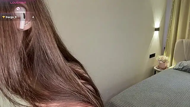 NguyetHankey online show from April 3, 2026, 6:09 am