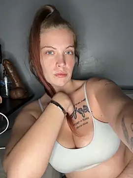 LittleRedMilf online show from September 13, 2025, 9:04 pm