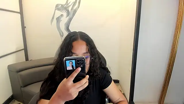 Noahsmitth  online show from October 8, 2025, 4:14 am