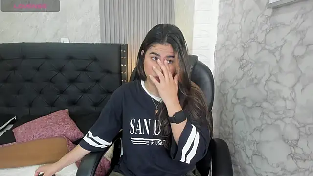 Snapshot of alicy__torres chatting on May 12, 2026, 12:11 pm alicy torres online show from May 12, 2026, 12:11 pm