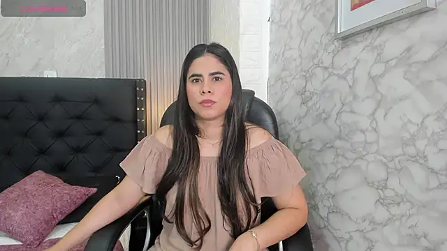 Snapshot of alicy__torres chatting on May 5, 2026, 12:08 pm alicy torres online show from May 5, 2026, 12:08 pm