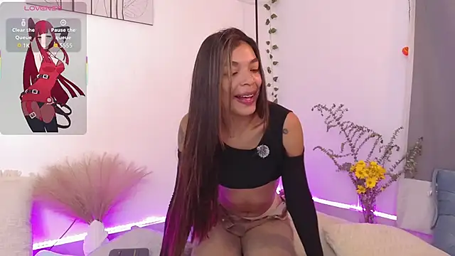 Nicolle swt online show from October 6, 2025, 11:00 am