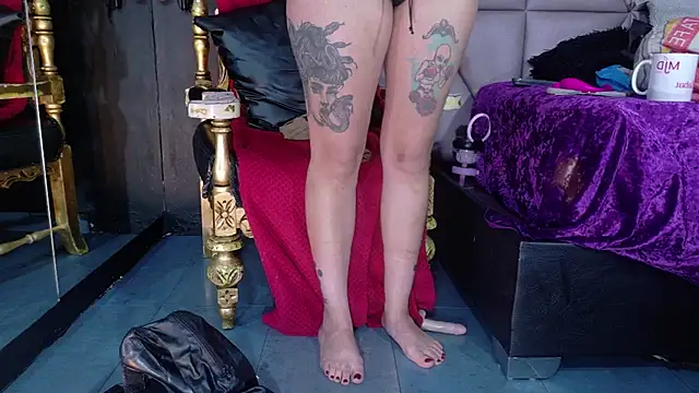 EvaSabath online show from October 17, 2025, 5:37 pm