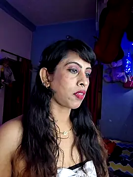 Love Beauty01 online show from April 13, 2026, 6:45 pm