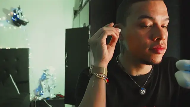 Snapshot of AlphaMasterXxx chatting on March 20, 2026, 2:01 am AlphaMasterXxx online show from March 20, 2026, 2:01 am