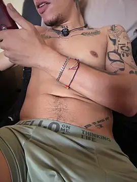 Snapshot of AlphaMasterXxx chatting on March 13, 2026, 4:01 pm AlphaMasterXxx online show from March 13, 2026, 4:01 pm