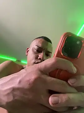 Snapshot of AlphaMasterXxx chatting on April 7, 2026, 6:54 pm AlphaMasterXxx online show from April 7, 2026, 6:54 pm