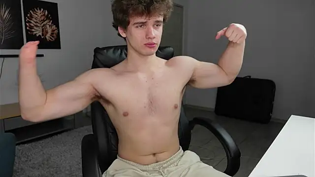 Snapshot of Ricky_Becko chatting on October 17, 2025, 3:03 pm Ricky Becko online show from October 17, 2025, 3:03 pm