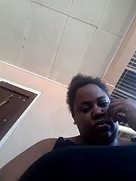 Snapshot of Karamelsaus chatting on October 15, 2025, 2:03 pm Karamelsaus online show from October 15, 2025, 2:03 pm