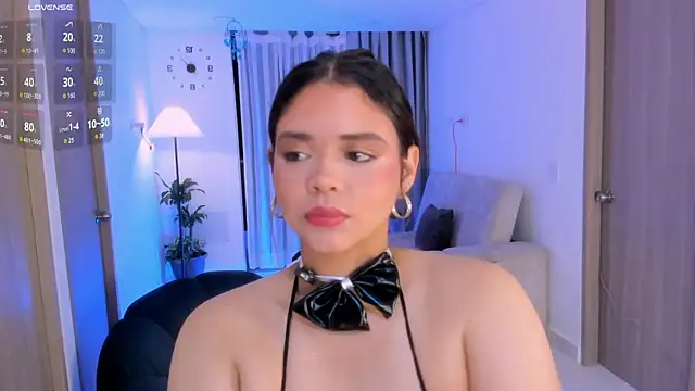 NikaVelvet1 online show from April 10, 2026, 12:06 am