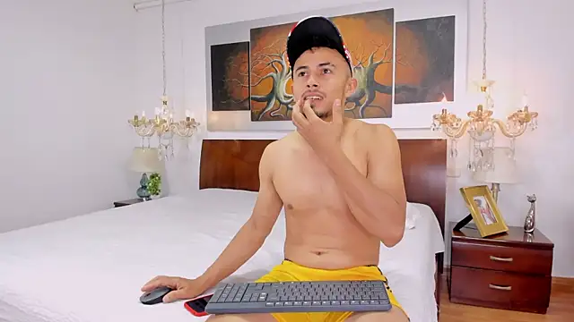 Valentiinoss online show from December 19, 2025, 9:17 pm