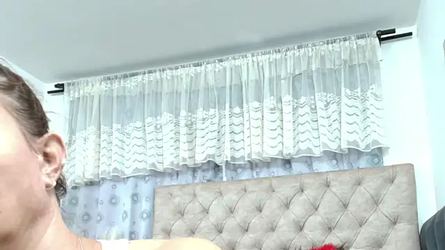 Victoriacoperino online show from December 20, 2025, 1:25 pm