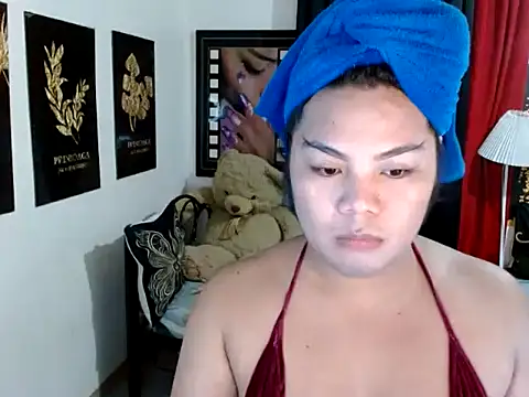 Snapshot of TSbrianaHugeCock chatting on April 27, 2026, 2:59 pm TSbrianaHugeCock online show from April 27, 2026, 2:59 pm