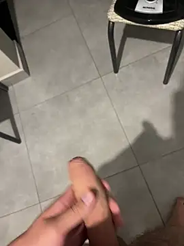 Snapshot of Novinho16cmz chatting on April 7, 2026, 3:41 am Novinho16cmz online show from April 7, 2026, 3:41 am