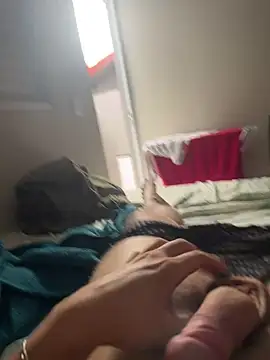 Snapshot of Novinho16cmz chatting on April 10, 2026, 2:13 pm Novinho16cmz online show from April 10, 2026, 2:13 pm