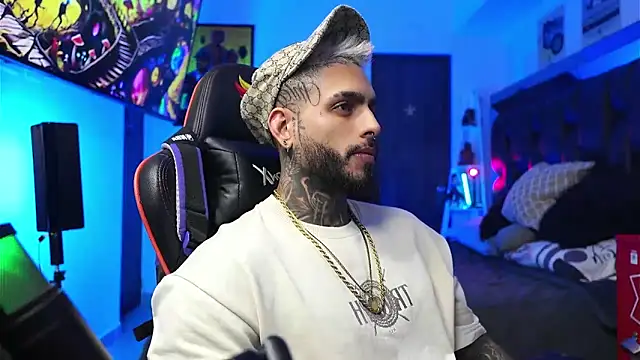 logan hugh8 online show from February 3, 2026, 6:22 am