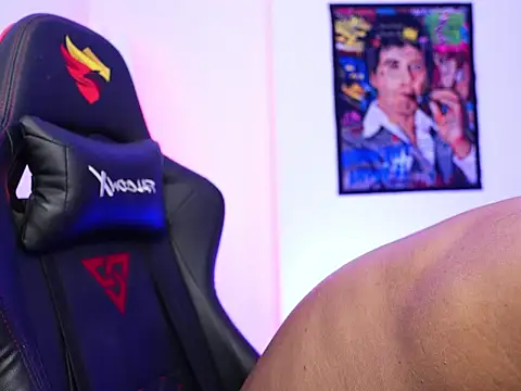 logan hugh8 online show from November 23, 2025, 2:21 am