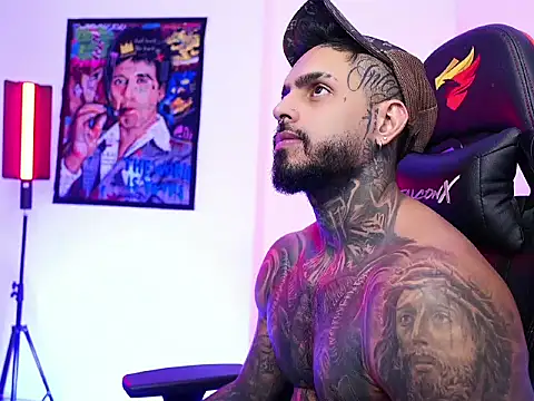 logan hugh8 online show from November 5, 2025, 6:38 am