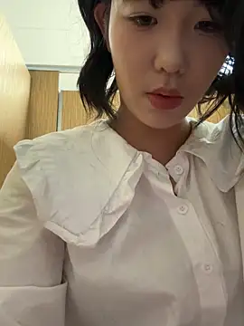 Snapshot of luluya1314 chatting on April 7, 2026, 8:27 am luluya1314 online show from April 7, 2026, 8:27 am