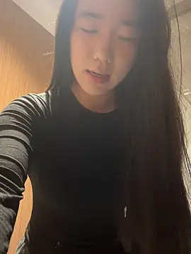 luluya1314 online show from November 27, 2025, 2:12 am