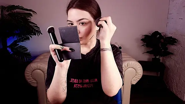 Snapshot of Dark_Moni chatting on April 2, 2026, 2:52 am Dark Moni online show from April 2, 2026, 2:52 am