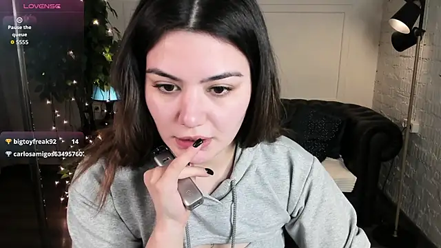 Snapshot of Dark_Moni chatting on April 3, 2026, 2:51 am Dark Moni online show from April 3, 2026, 2:51 am