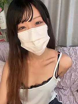 emiiiii1001 online show from September 10, 2025, 10:03 am